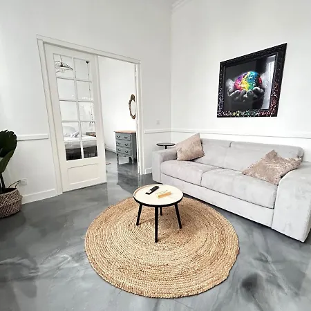 アパート Elegant*epoxy*design&decor ドンフロン
